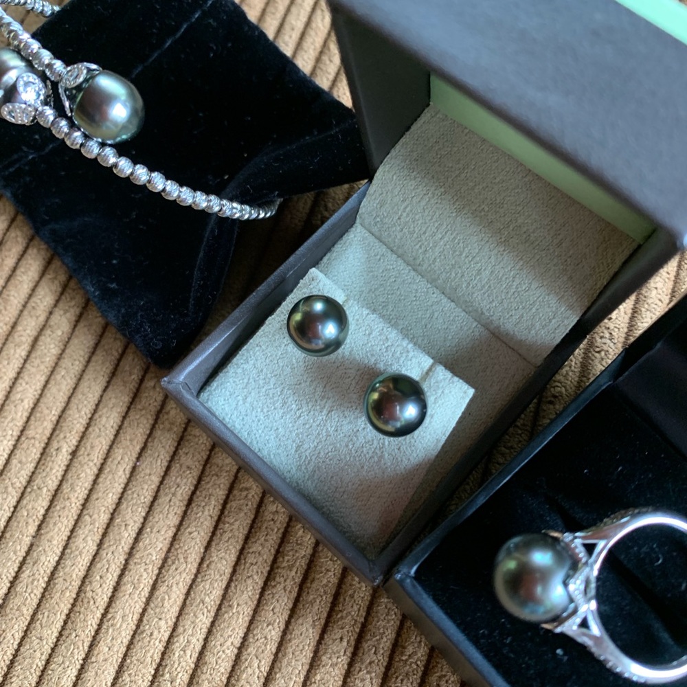 Pearl Jewelry Bracelet, Earrings, and Ring